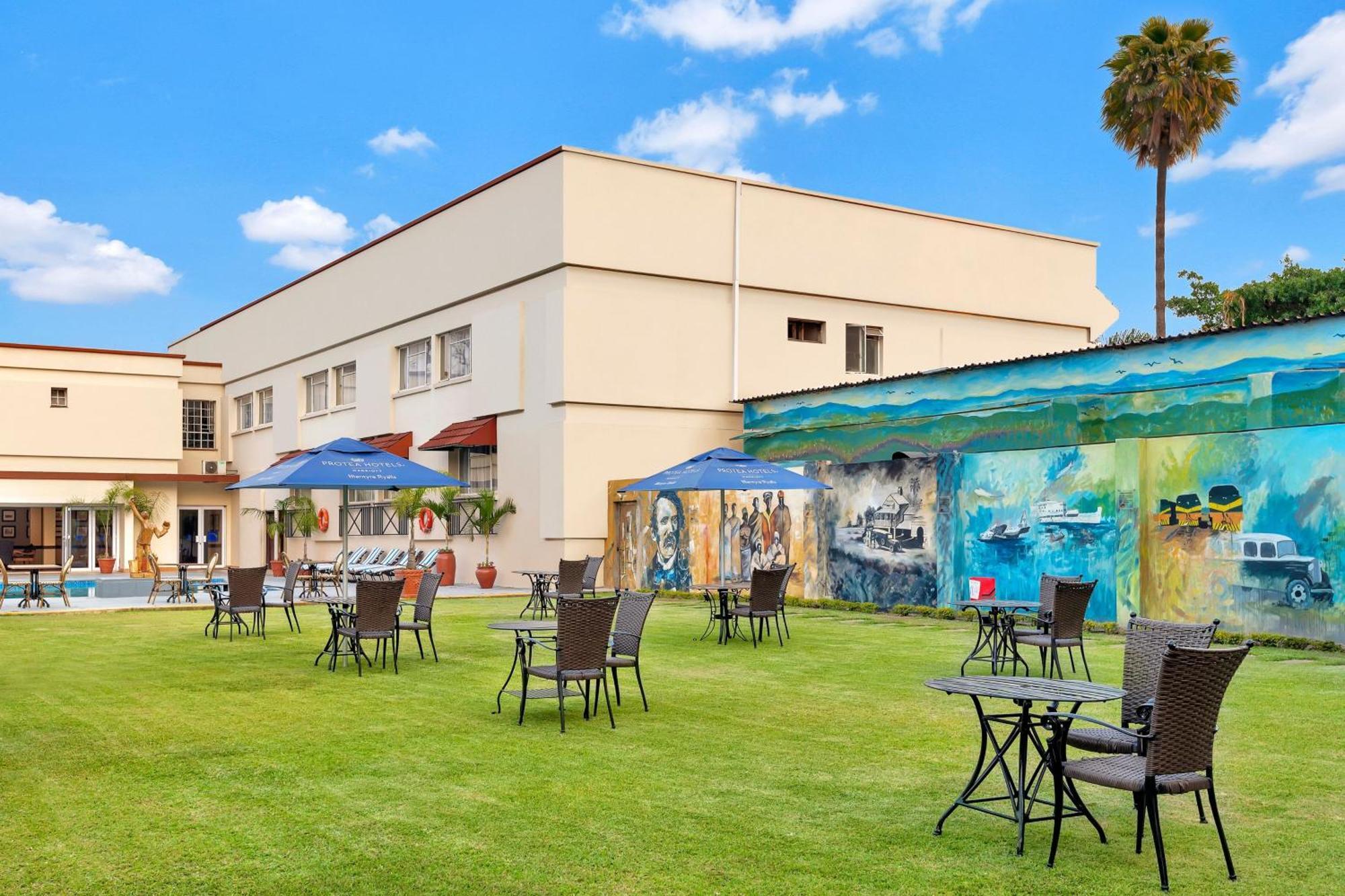 Protea Hotel By Marriott Blantyre Ryalls Bagian luar foto