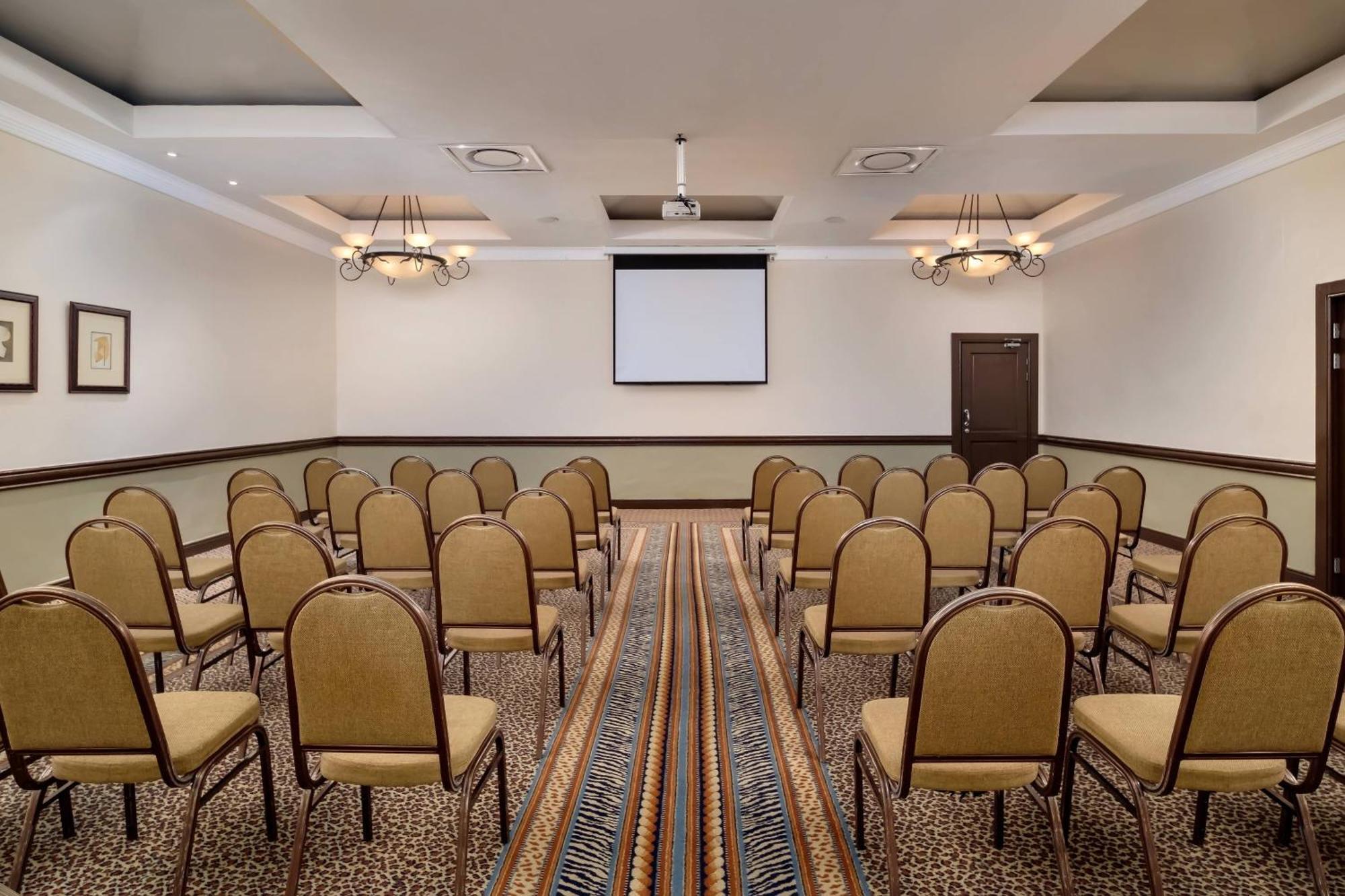 Protea Hotel By Marriott Blantyre Ryalls Bagian luar foto