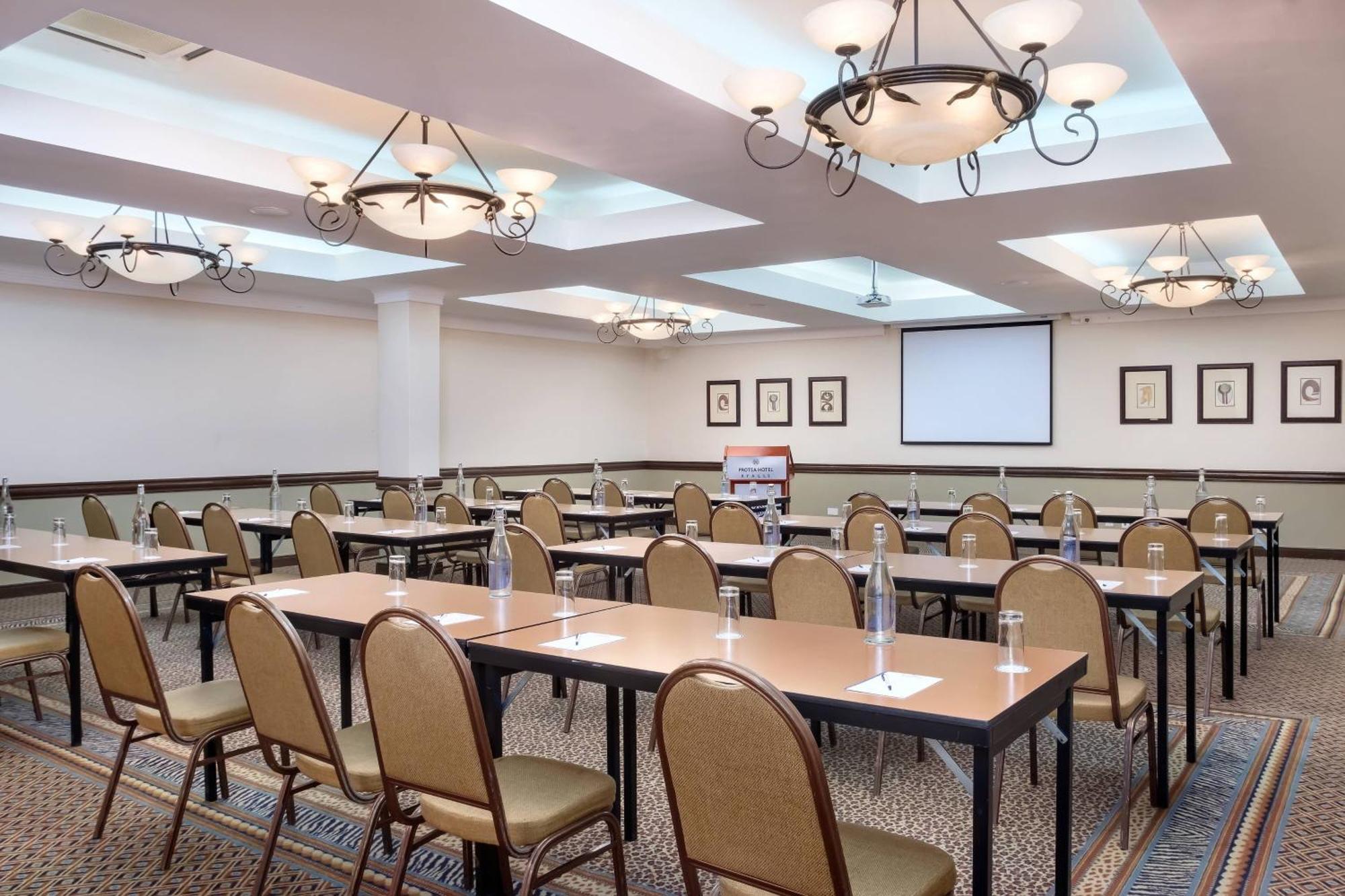 Protea Hotel By Marriott Blantyre Ryalls Bagian luar foto