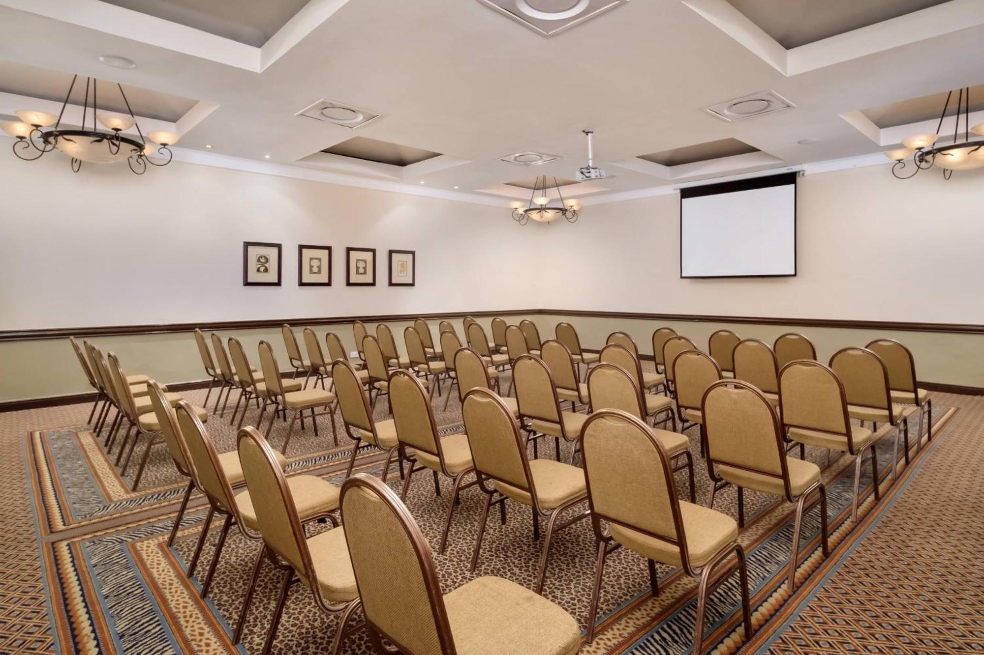 Protea Hotel By Marriott Blantyre Ryalls Bagian luar foto