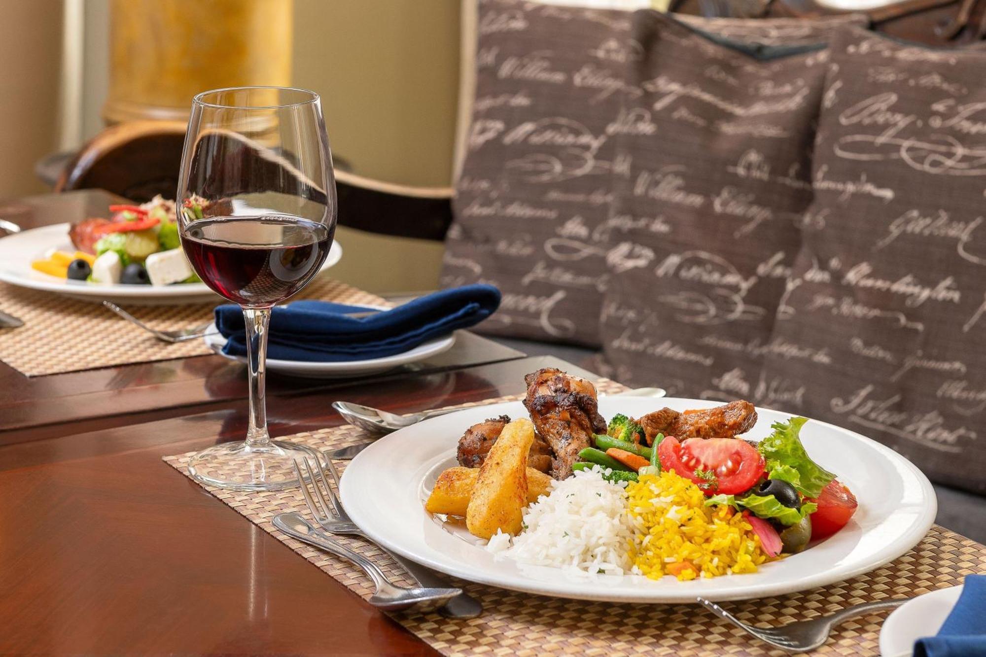 Protea Hotel By Marriott Blantyre Ryalls Bagian luar foto