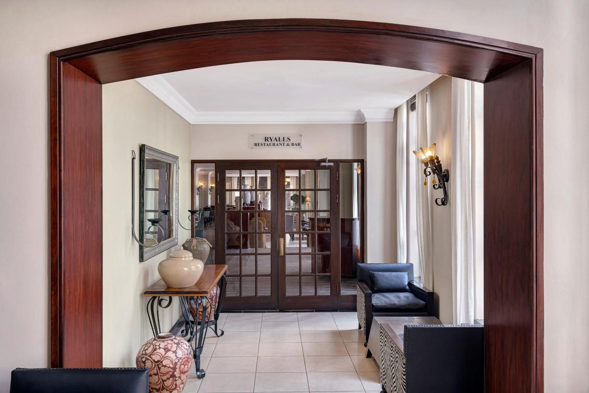 Protea Hotel By Marriott Blantyre Ryalls Bagian luar foto