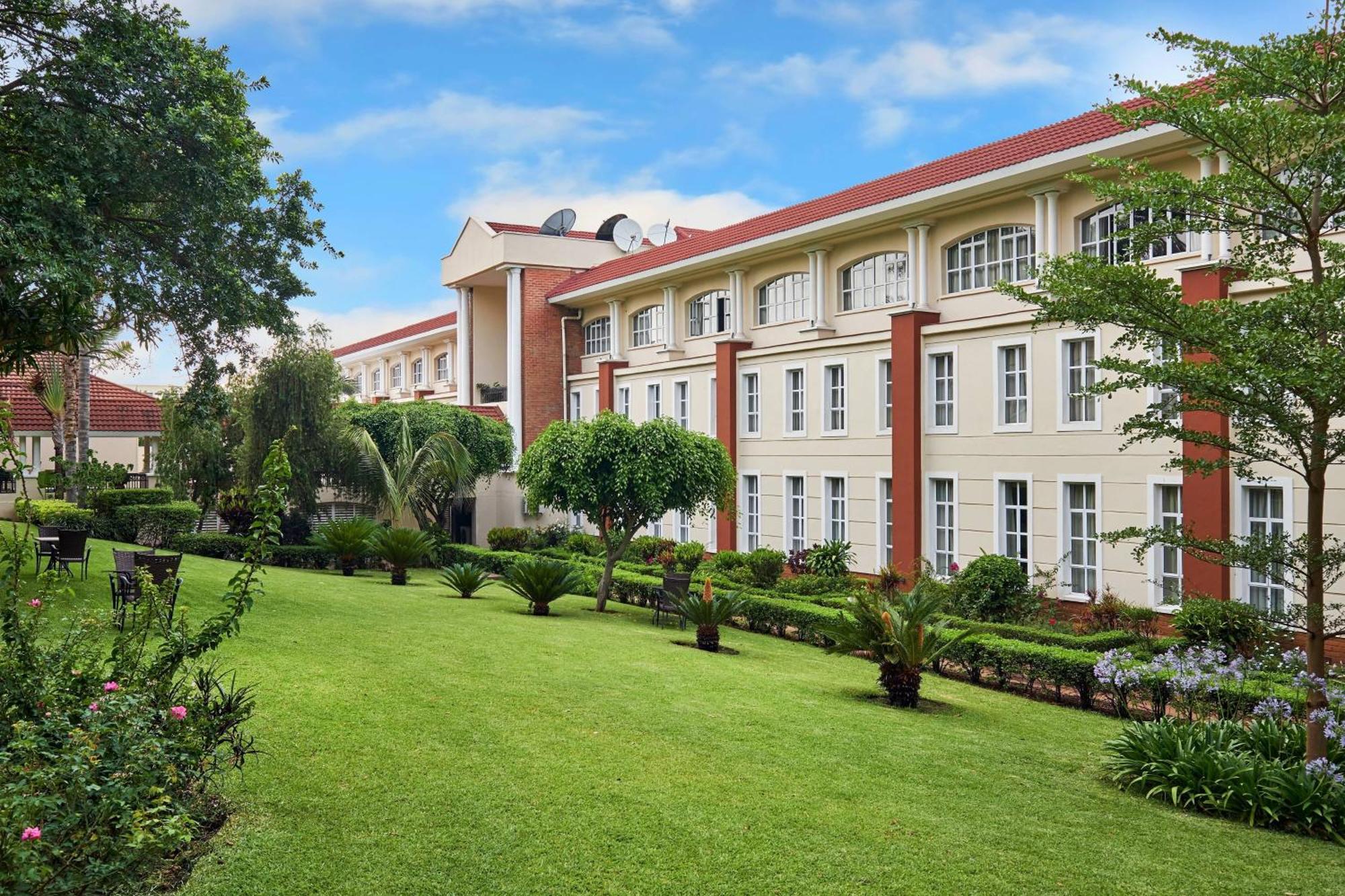Protea Hotel By Marriott Blantyre Ryalls Bagian luar foto