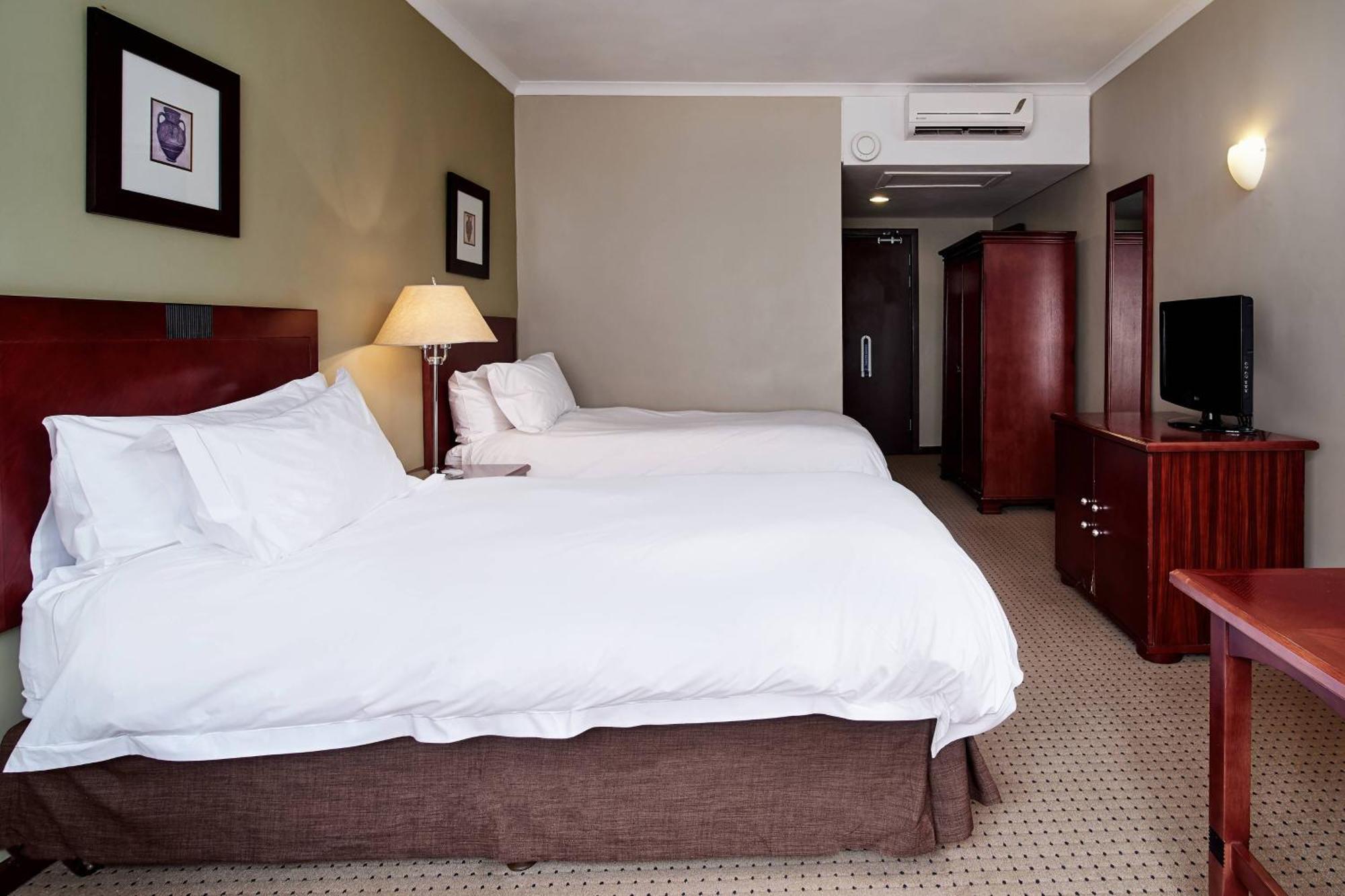Protea Hotel By Marriott Blantyre Ryalls Bagian luar foto