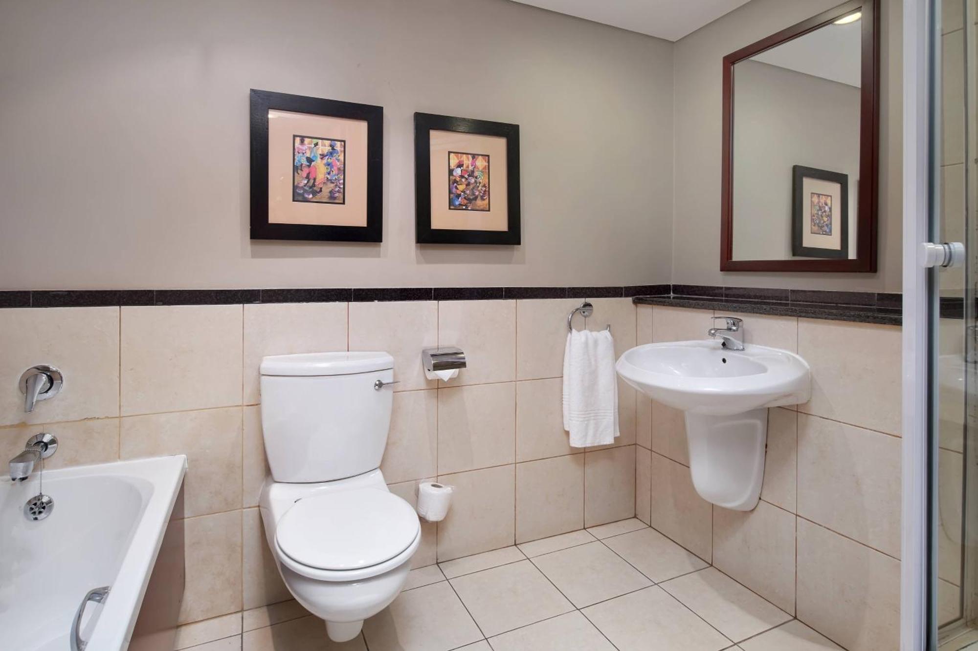 Protea Hotel By Marriott Blantyre Ryalls Bagian luar foto