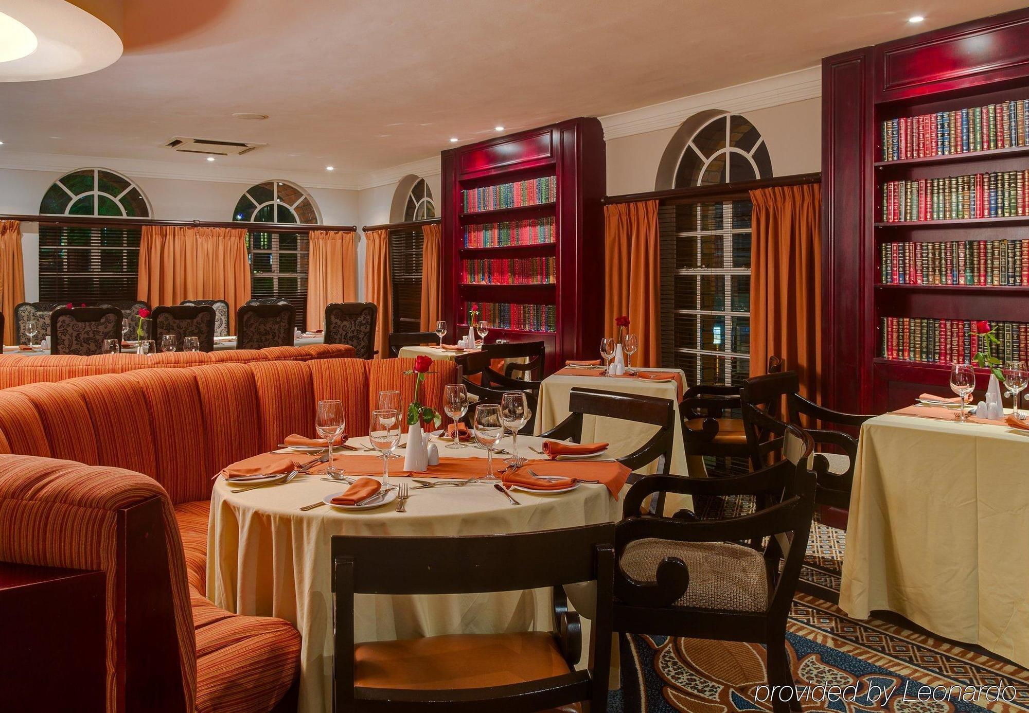 Protea Hotel By Marriott Blantyre Ryalls Bagian luar foto